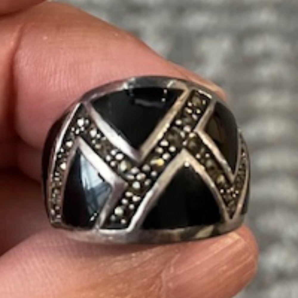 Black and Crystal ring Size 6